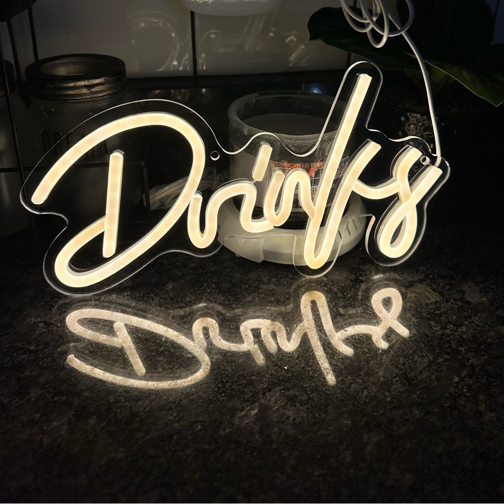 NEW Drinks LED Neon Light - Picture 3 of 5